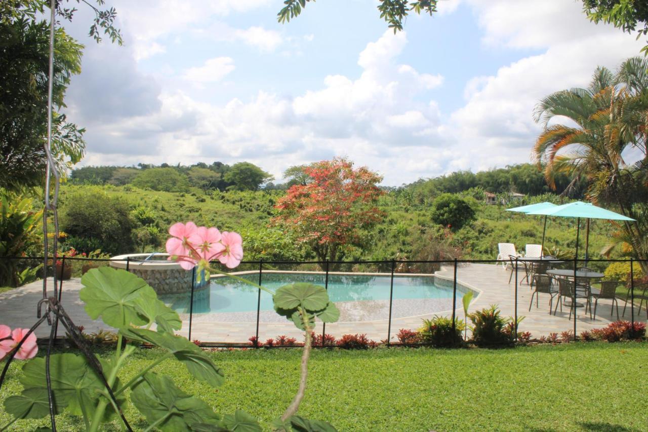 Finca La Colmena De Don Juaco Hotel Montenegro Exterior photo